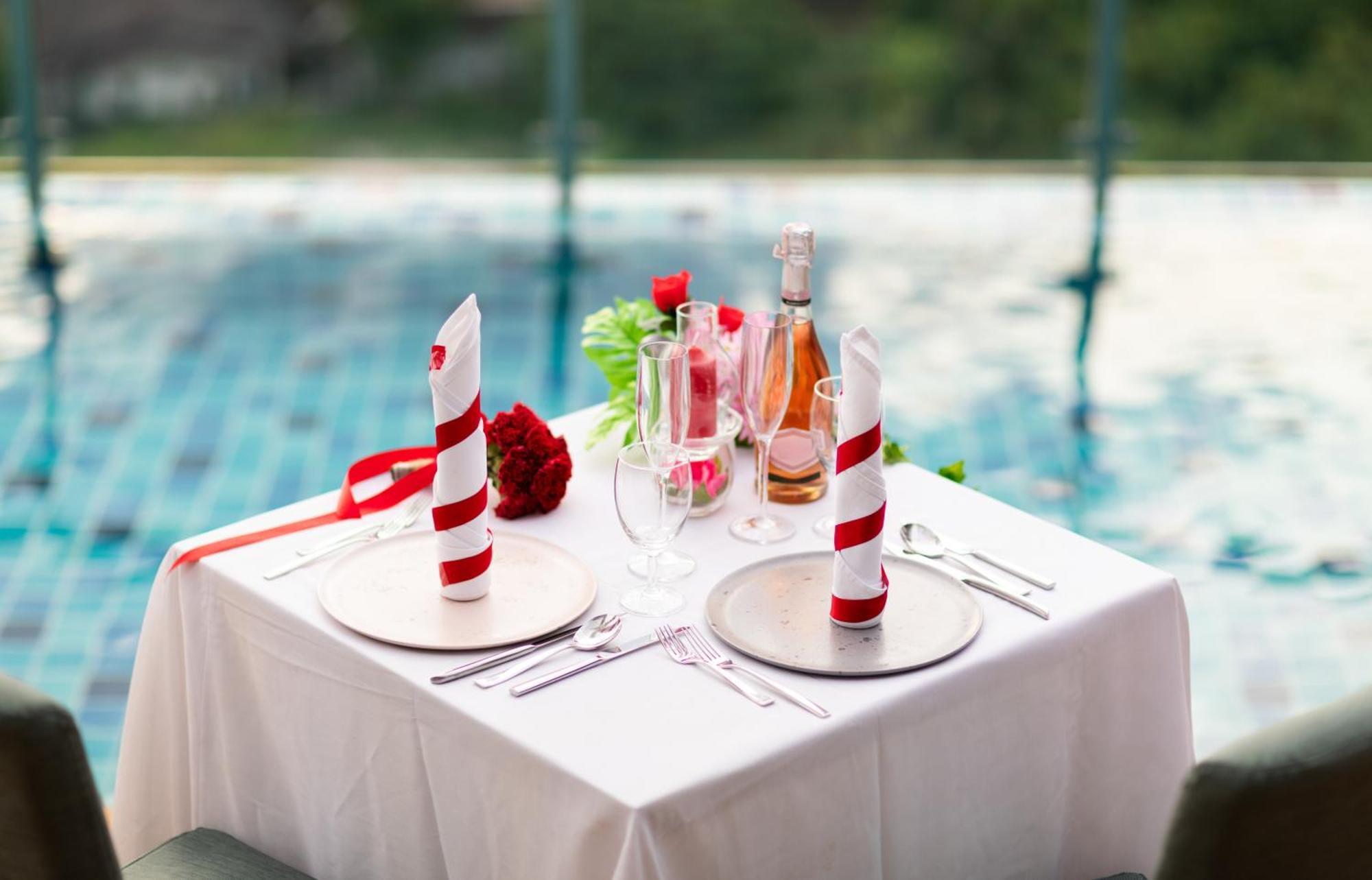 The Marina Phuket Hotel Patong Екстериор снимка