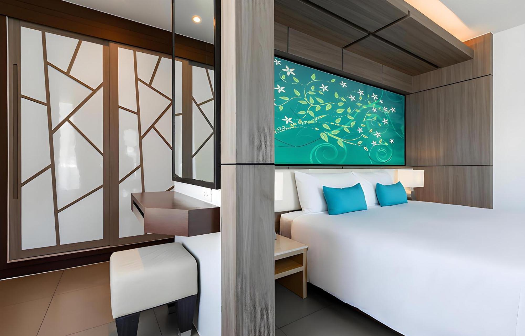The Marina Phuket Hotel Patong Екстериор снимка